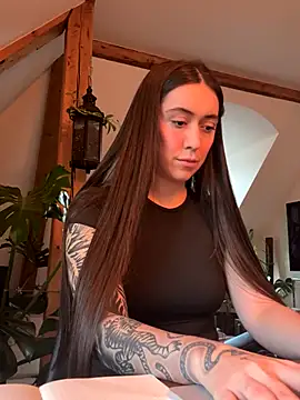 emiliasommer online show from December 4, 3:03 pm