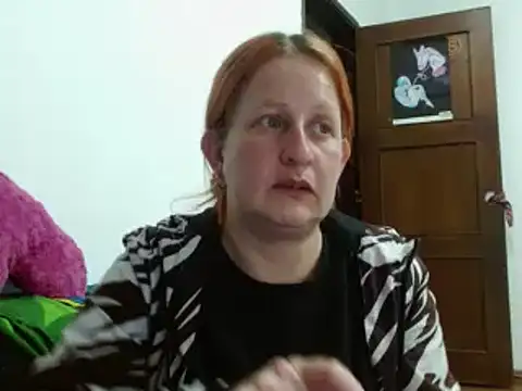 Snapshot of ViioletaMora chatting on October 21, 3:43 am ViioletaMora online show from October 21, 3:43 am