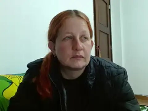 Snapshot of ViioletaMora chatting on October 13, 4:59 am ViioletaMora online show from October 13, 4:59 am