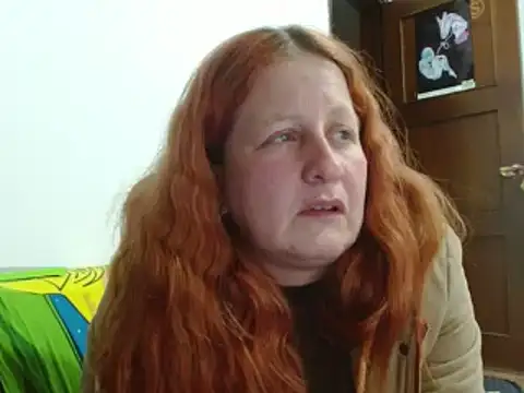 Snapshot of ViioletaMora chatting on October 15, 5:21 am ViioletaMora online show from October 15, 5:21 am