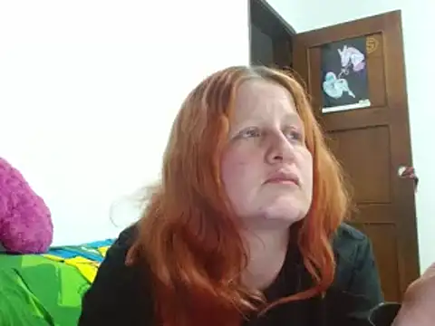 Snapshot of ViioletaMora chatting on October 20, 2:25 am ViioletaMora online show from October 20, 2:25 am