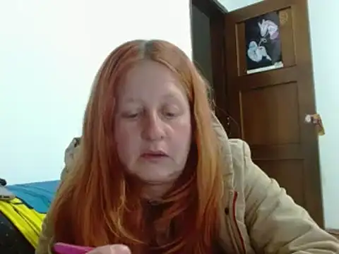 Snapshot of ViioletaMora chatting on October 5, 5:45 am ViioletaMora online show from October 5, 5:45 am