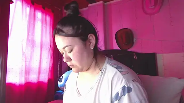 NikkiRous  online show from February 26, 7:13 pm