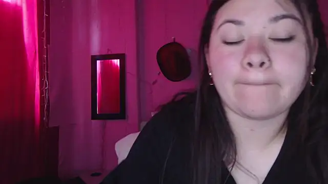 Snapshot of NikkiRous_ chatting on October 2, 2:33 pm NikkiRous  online show from October 2, 2:33 pm