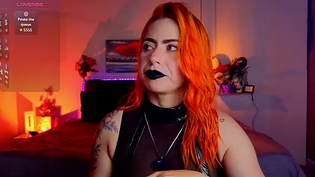 Snapshot of Dulce_charlottee chatting on October 28, 8:14 pm Dulce charlottee online show from October 28, 8:14 pm