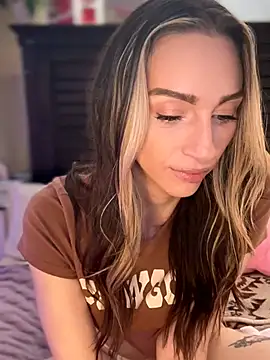 BrattyBae xo online show from April 7, 7:16 pm