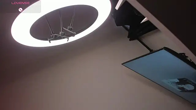 evaevanscute online show from September 30, 10:47 pm