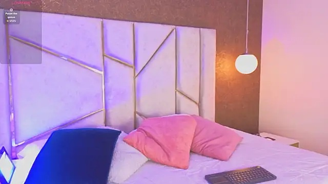 AilishBenson online show from February 16, 7:47 pm