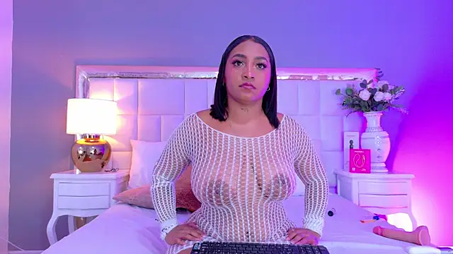 Snapshot of KateVenegas chatting on October 10, 9:09 pm KateVenegas online show from October 10, 9:09 pm