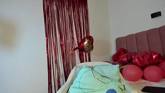 Tahira 21  online show from February 19, 8:07 pm