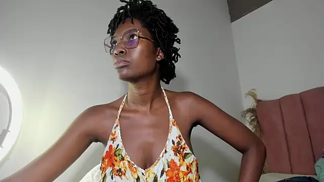 Tahira 21  online show from December 1, 7:05 pm