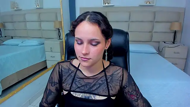 AnnyThompson  online show from October 16, 9:39 pm