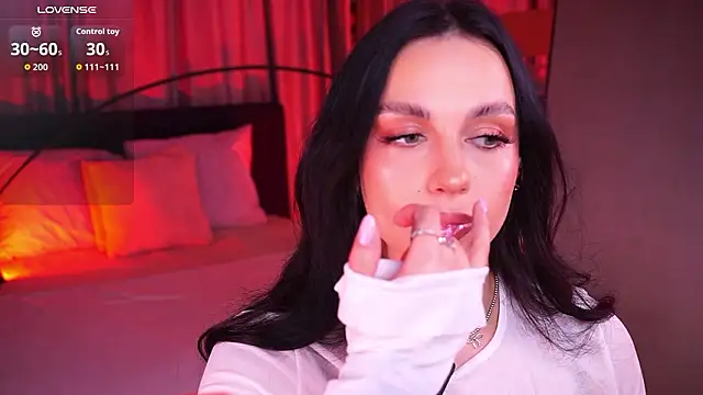 LunaNight online show from February 20, 8:31 pm