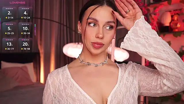 Snapshot of LunaNight chatting on September 29, 9:09 pm LunaNight online show from September 29, 9:09 pm