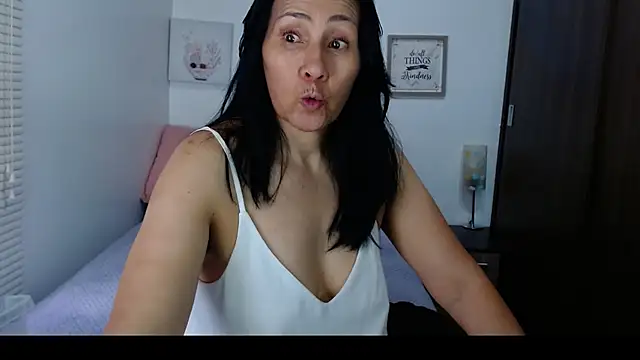 Maira B online show from March 16, 5:39 pm