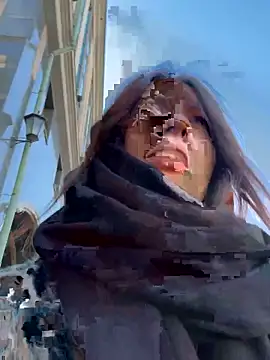 BabeRainbow online show from September 29, 9:25 am