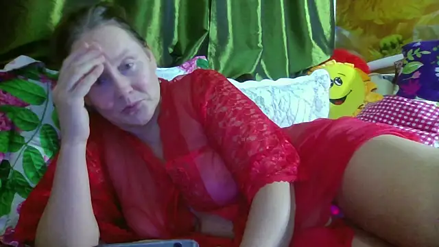 Snapshot of pussykroshka chatting on October 28, 9:52 pm pussykroshka online show from October 28, 9:52 pm