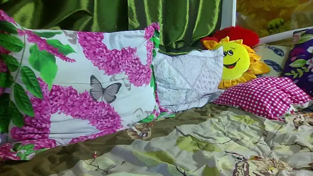 Snapshot of pussykroshka chatting on October 23, 9:10 pm pussykroshka online show from October 23, 9:10 pm