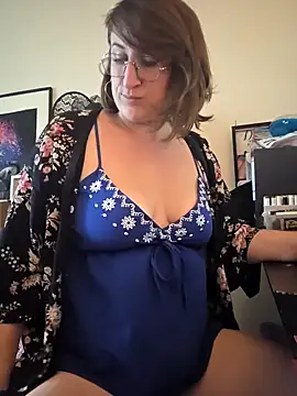 Snapshot of minierose chatting on October 5, 7:24 am minierose online show from October 5, 7:24 am