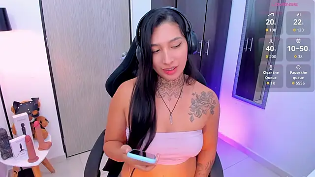 LouaneBourVip online show from December 14, 11:43 pm