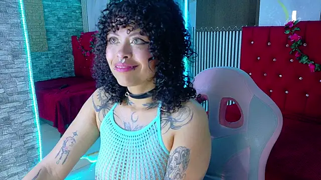 miahernadez303av online show from April 7, 3:19 am