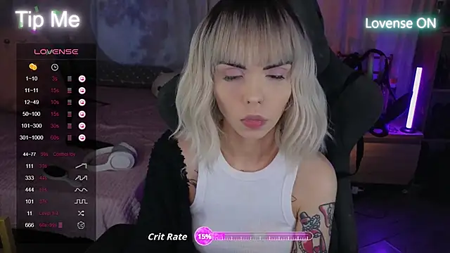 Snapshot of Kerry_Kirk chatting on October 8, 11:09 pm Kerry Kirk online show from October 8, 11:09 pm