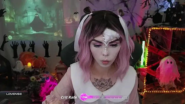 Snapshot of Kerry_Kirk chatting on October 31, 8:13 pm Kerry Kirk online show from October 31, 8:13 pm