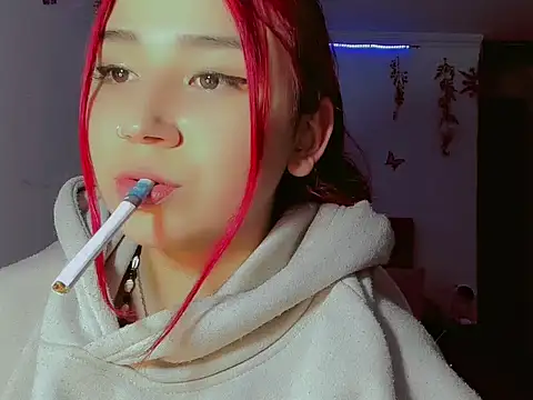 Snapshot of madisonx17 chatting on September 30, 12:16 am madisonx17 online show from September 30, 12:16 am