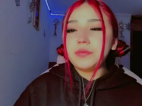 Snapshot of madisonx17 chatting on October 1, 12:26 am madisonx17 online show from October 1, 12:26 am