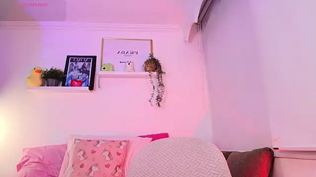 lilyy evanss online show from February 24, 11:14 pm