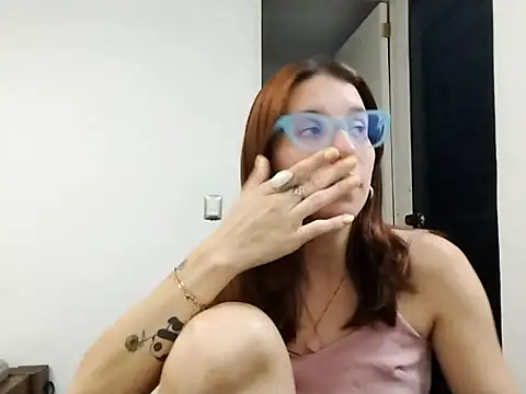 Snapshot of Luna-e-Franco1 chatting on October 19, 1:29 am Luna-e-Franco1 online show from October 19, 1:29 am