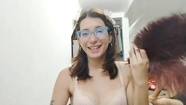 Snapshot of Luna-e-Franco1 chatting on October 10, 12:37 am Luna-e-Franco1 online show from October 10, 12:37 am