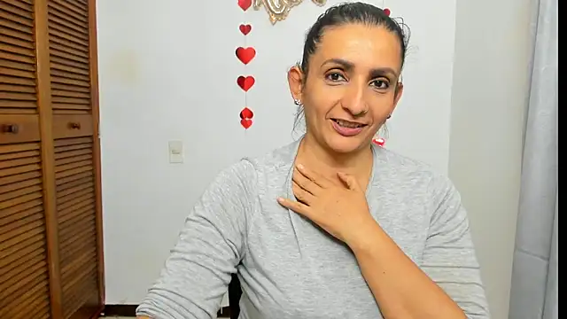 Snapshot of xulay11 chatting on October 25, 4:09 am xulay11 online show from October 25, 4:09 am