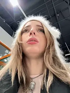 LoraaDoll online show from November 21, 4:31 pm