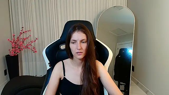 Snapshot of upssnowy chatting on October 15, 11:51 pm upssnowy online show from October 15, 11:51 pm