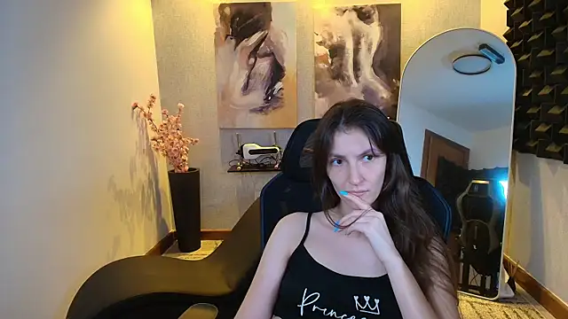 Snapshot of upssnowy chatting on September 25, 1:37 am upssnowy online show from September 25, 1:37 am