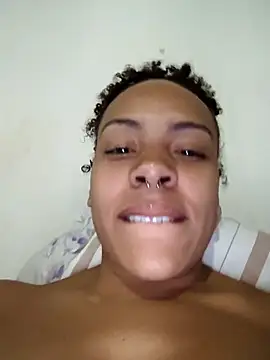 Julia Pretinha online show from October 2, 1:21 am