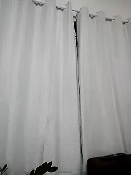 Julia Pretinha online show from February 14, 1:51 am