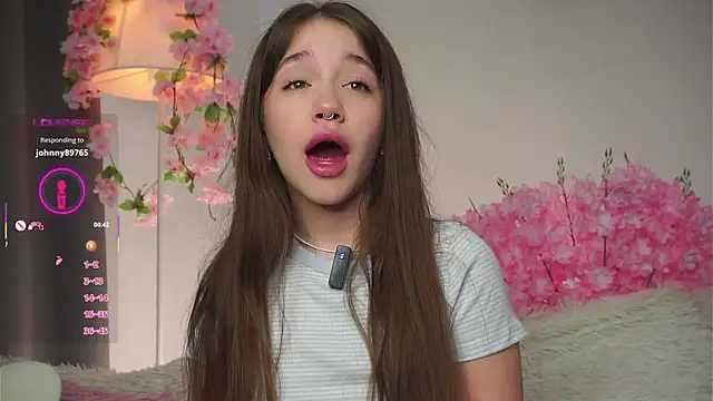 Snapshot of AmiLewis chatting on September 16, 1:13 am AmiLewis online show from September 16, 1:13 am