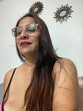 Snapshot of brendasexywet chatting on October 28, 2:39 am brendasexywet online show from October 28, 2:39 am