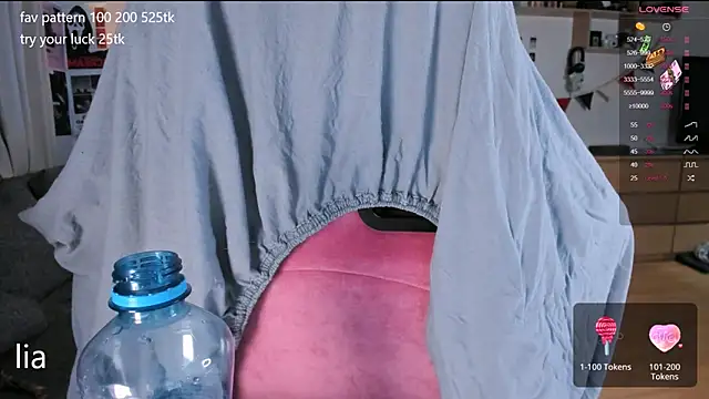 lil lia online show from September 19, 9:14 pm