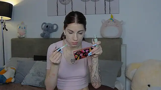 Snapshot of CassKiera chatting on September 25, 5:17 am CassKiera online show from September 25, 5:17 am