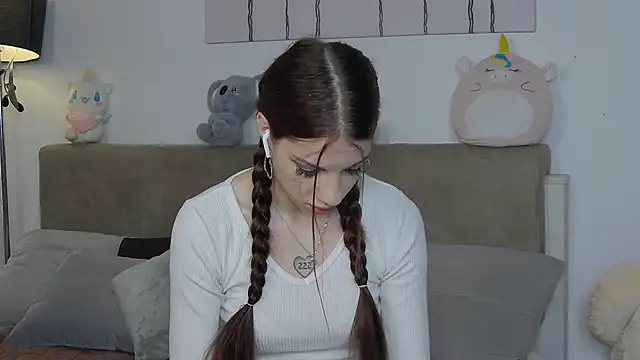 Snapshot of CassKiera chatting on October 13, 5:10 am CassKiera online show from October 13, 5:10 am