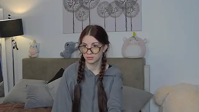 Snapshot of CassKiera chatting on October 17, 4:48 am CassKiera online show from October 17, 4:48 am