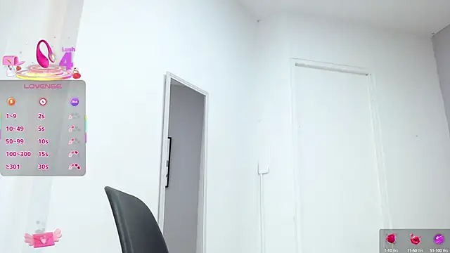 MileyHudson online show from October 10, 4:39 am