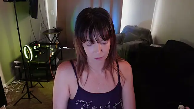 Snapshot of HarleyDawson chatting on September 18, 12:20 am HarleyDawson online show from September 18, 12:20 am