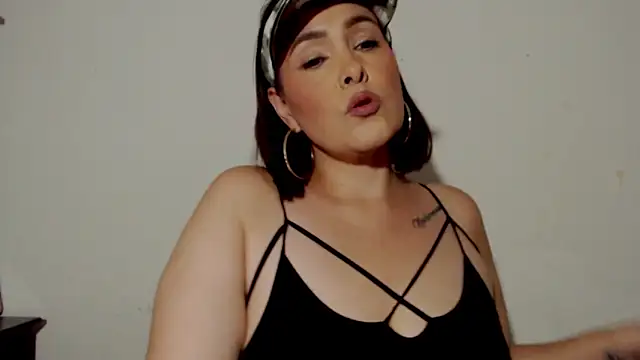 Miss Agatha online show from January 6, 12:25 am