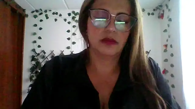 Snapshot of RossanaLionheart chatting on October 25, 8:48 pm RossanaLionheart online show from October 25, 8:48 pm