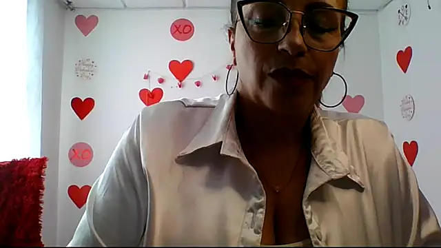 Snapshot of RossanaLionheart chatting on September 24, 7:35 pm RossanaLionheart online show from September 24, 7:35 pm