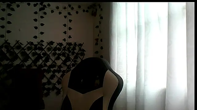 Snapshot of RossanaLionheart chatting on October 23, 8:37 pm RossanaLionheart online show from October 23, 8:37 pm